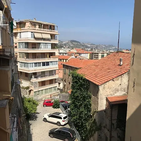 Bright Flat In Down Town Appartamento